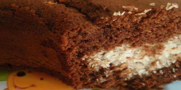 KEK ME ÇOKOLLATË ME ZEMËR ARRË KOKOSI