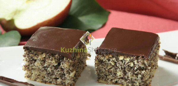 Tortë me mollë dhe mak