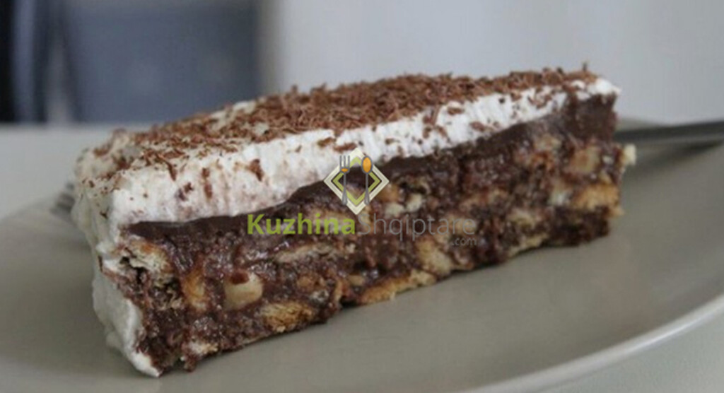 Ëmbëlsirë e shpejtë me biskota dhe banana