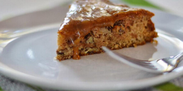 TORTE ME MOLLE DHE KARAMEL