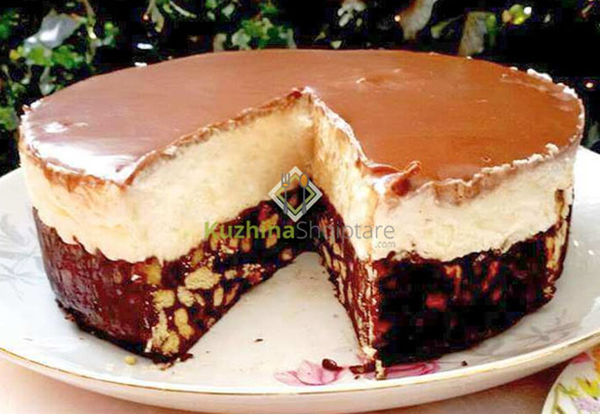 Tortë me krem djathi