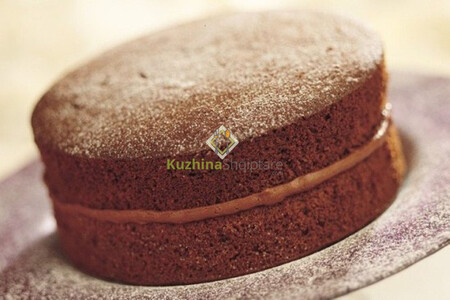 Tortë me puding çokollatë