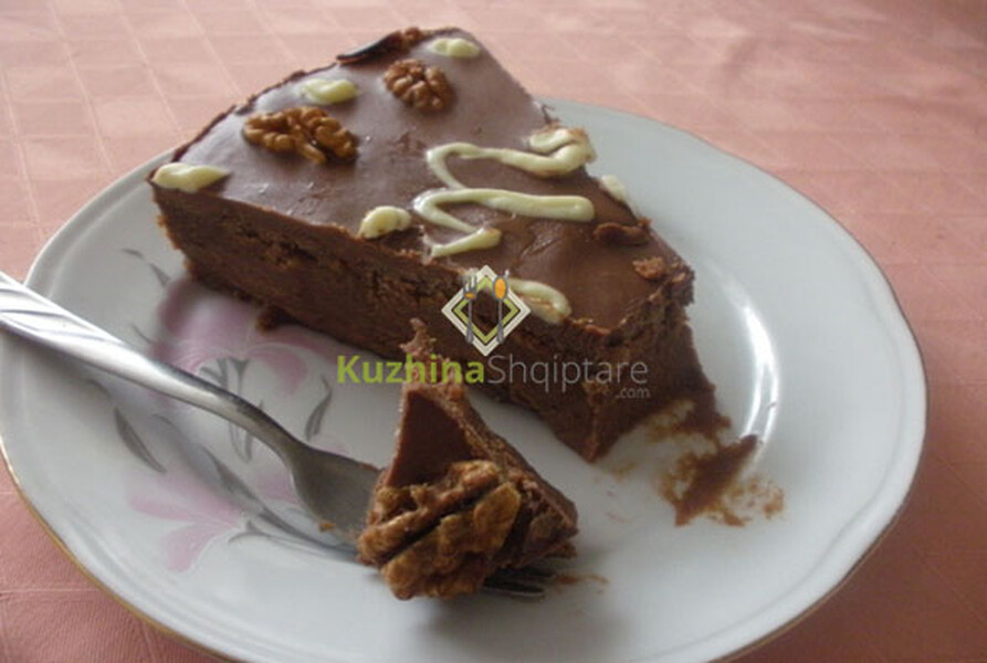 Tortë me çokollatë