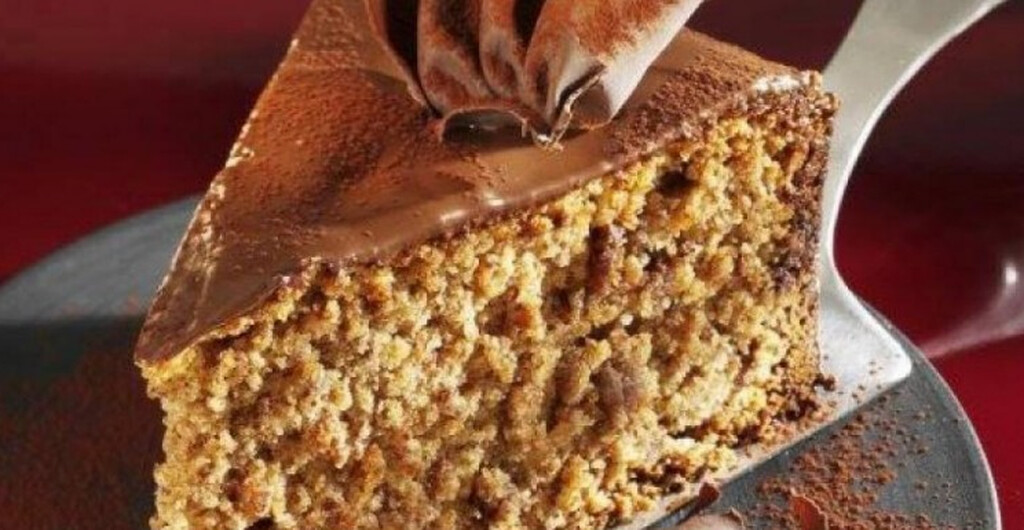 Ëmbëlsira me bajame dhe çokollatë