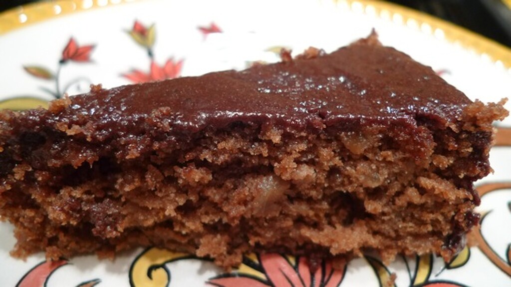 Tortë me mollë dhe çokollatë