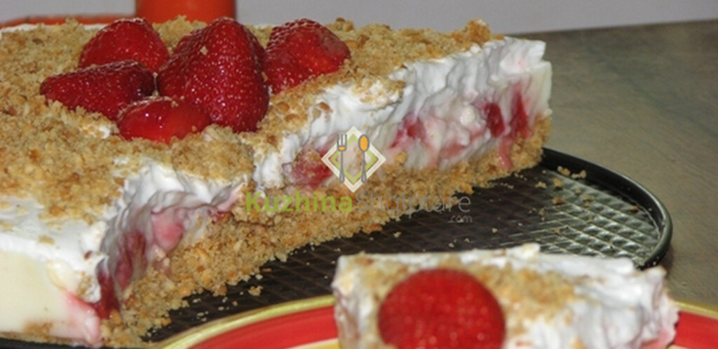 Tortë me dredhëza dhe pudingë