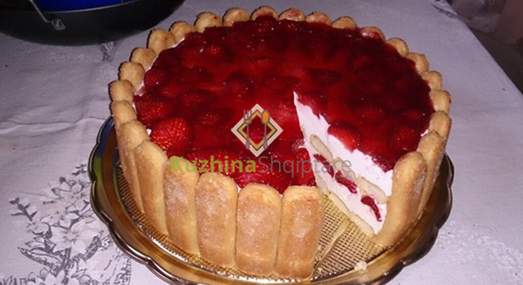 Tortë me dredhëza dhe pishkotë