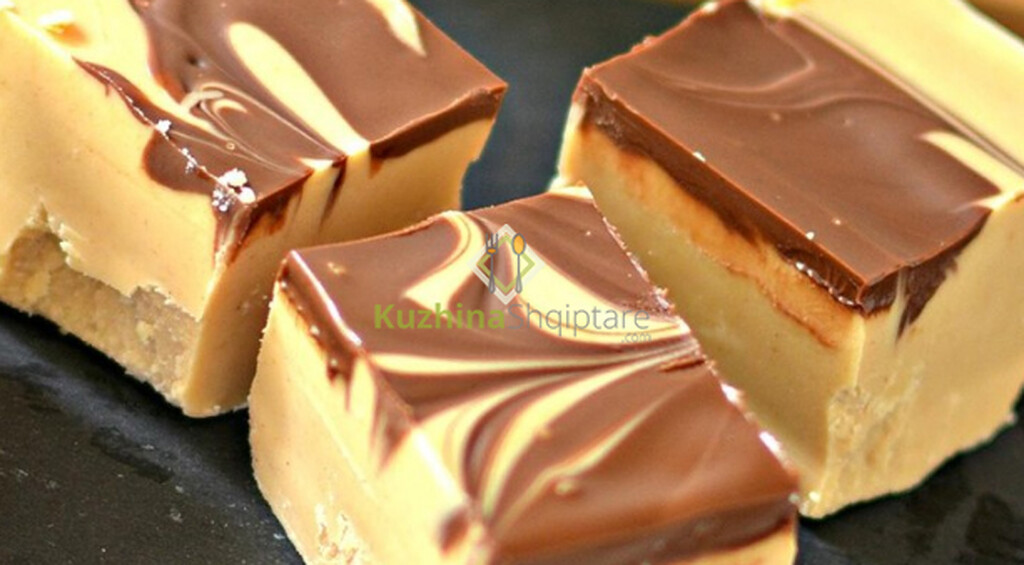 Tortë me gjalpë kikiriki