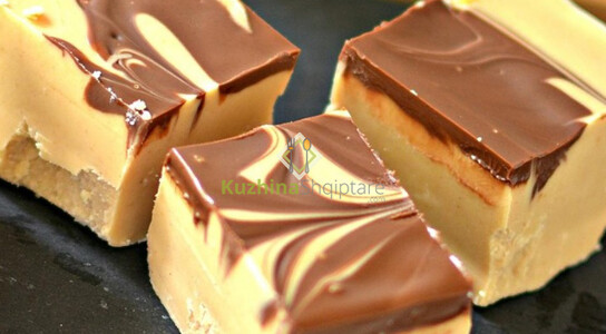 Tortë me gjalpë kikiriki