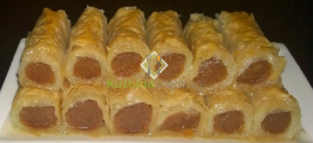 Bakllavë role me biskota