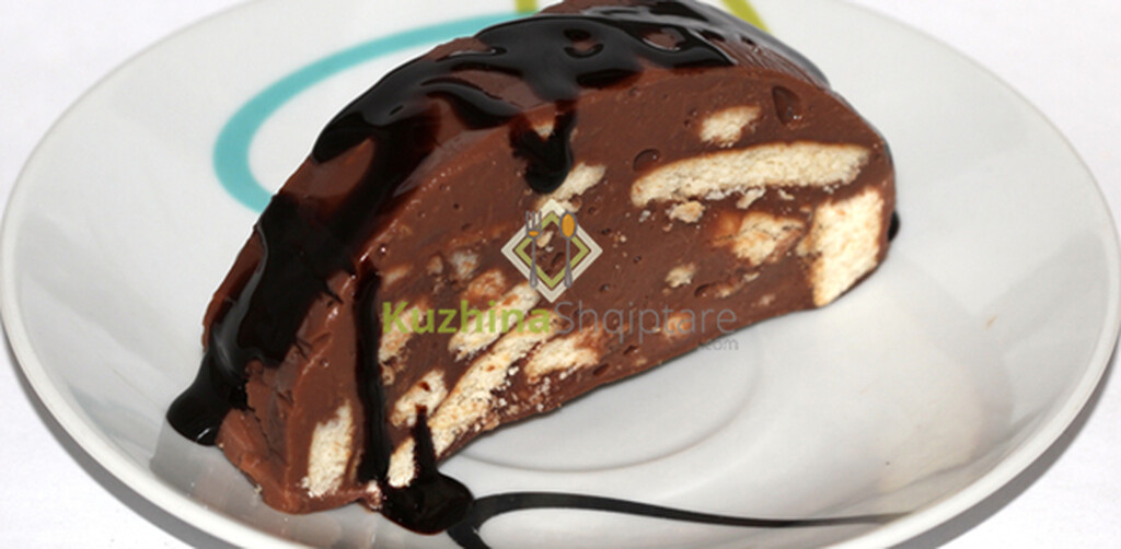 Ëmbëlsirë me biskota dhe pudinge çokollate