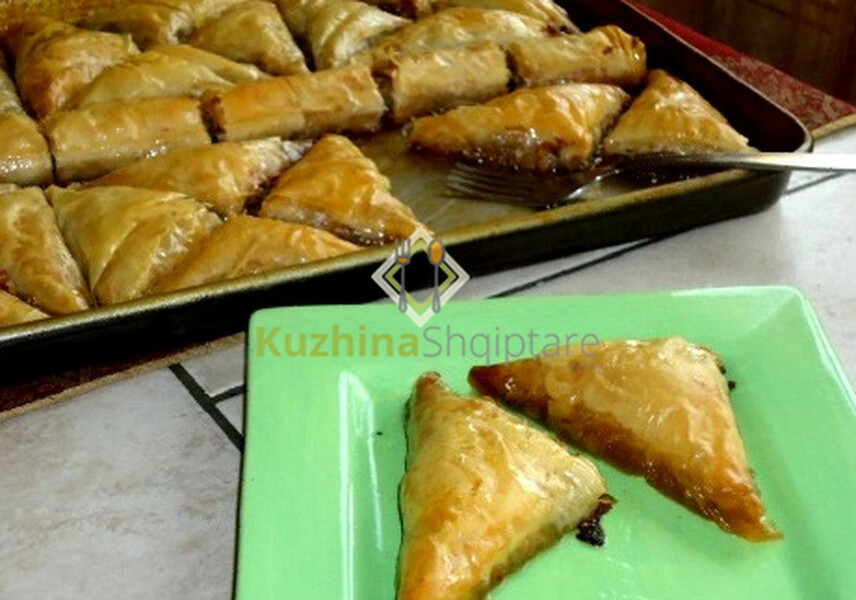 Bakllavë trekëndshe