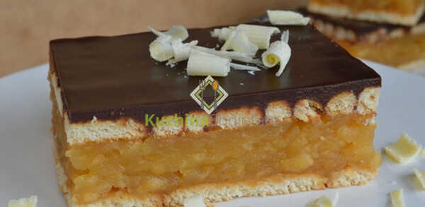 Ëmbëlsirë me mollë dhe biskota