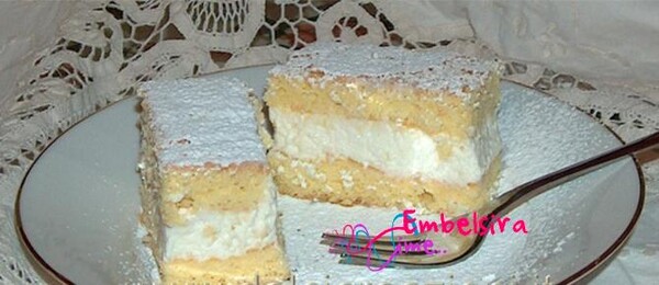 Tortë straçatela me krem çokollate të bardhë