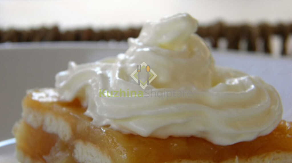 Ëmbëlsirë me mollë pa pjekje