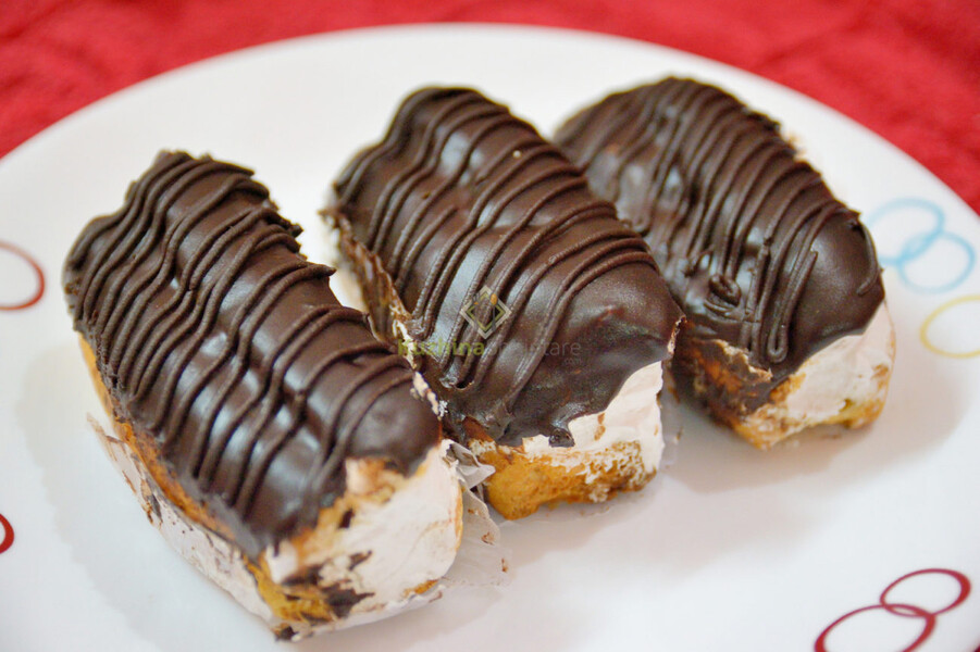 Banane në pishkotë me çokollatë