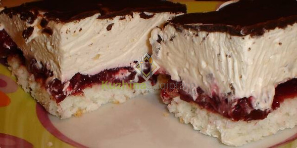 Tortë kremoze me vishnje-qershi