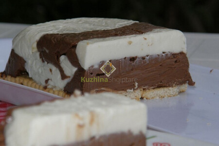 Tortë e shijshme pa pjekje