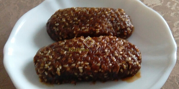 Hurmashica me marmelatë dhe susam