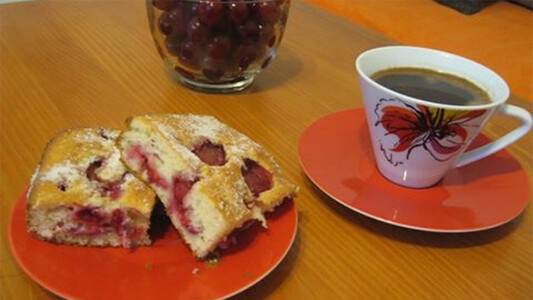 Tortë antike me vishnje: Ëmbëlsirë më e lëngshme në botë