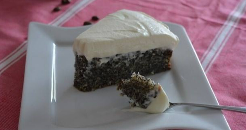 Tortë me mak dhe krem