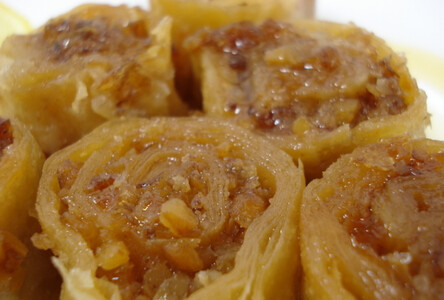 Bakllavë role me arra