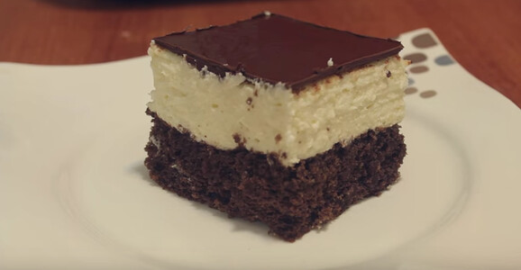 Tortë tre shtresore