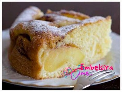 Kek me mollë, arra dhe rrush të thatë