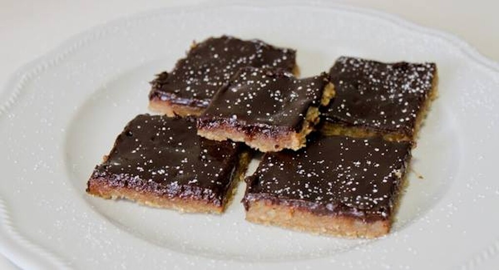 Embelsire e lehte me biskota dhe cokollate