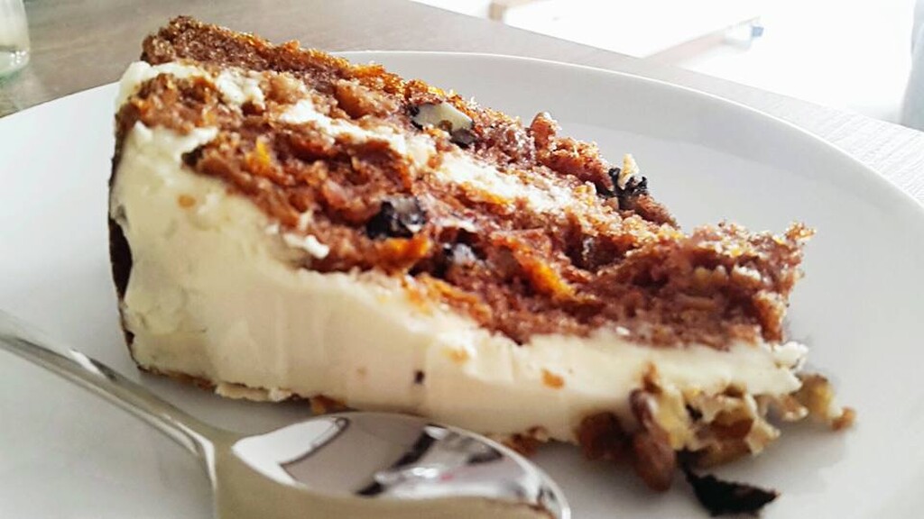 Tortë solemne me karrota