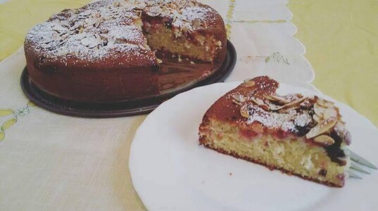 Ëmbëlsirë me fruta mali