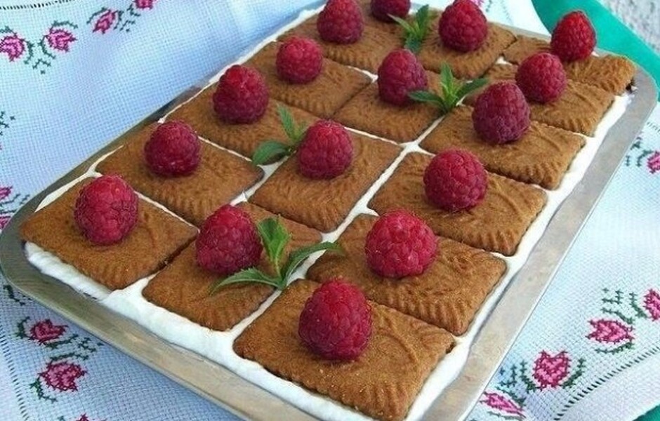 Biskota me fruta mali