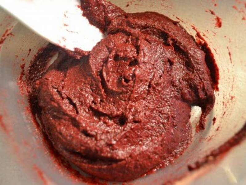 Si të lyeni flokët natyralisht vetëm më këtë përzierje të bërë vetë në shtëpi