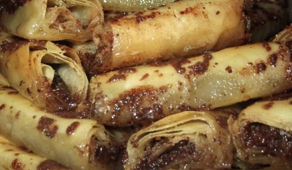 Bakllava me keks dhe çokollatë