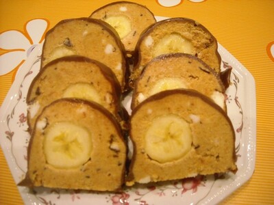 Rollatë me banane dhe keks