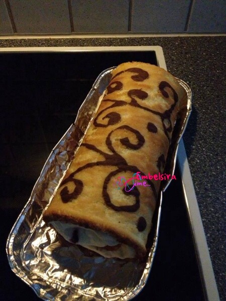 Rollad me fruta të ndryshme.