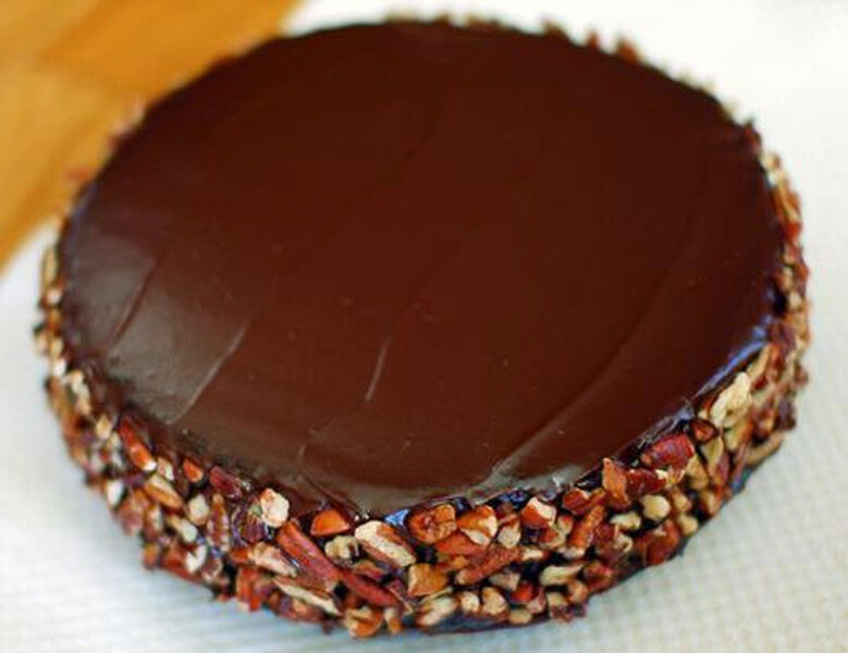 Torte me Çokollatë dhe Lajthi