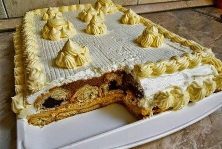 Tortë pa pjekje me kroasan