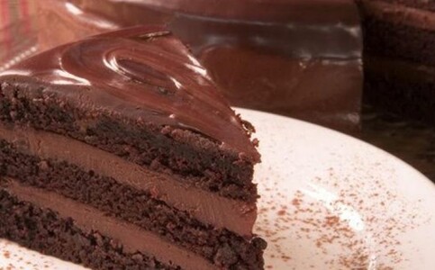 Torta me çokollatë në mëngjes ju ndihmon të humbisni në peshë