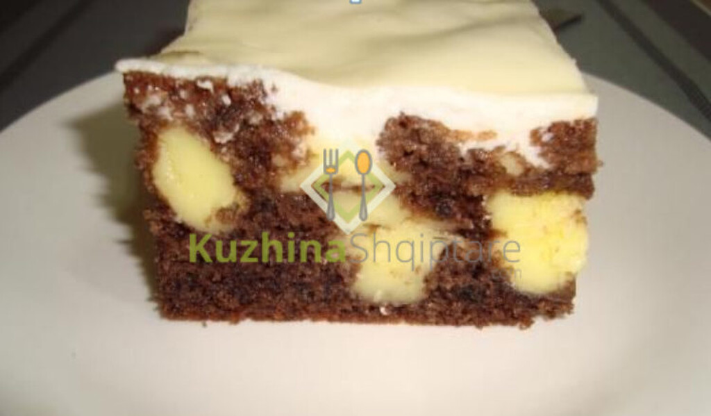 Ëmbëlsirë me puding vanille