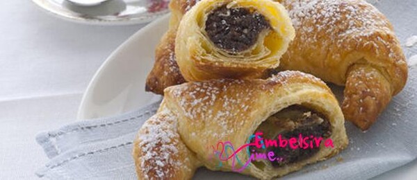 Kruasan me krem kafeje