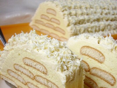 Piramidë me biskota